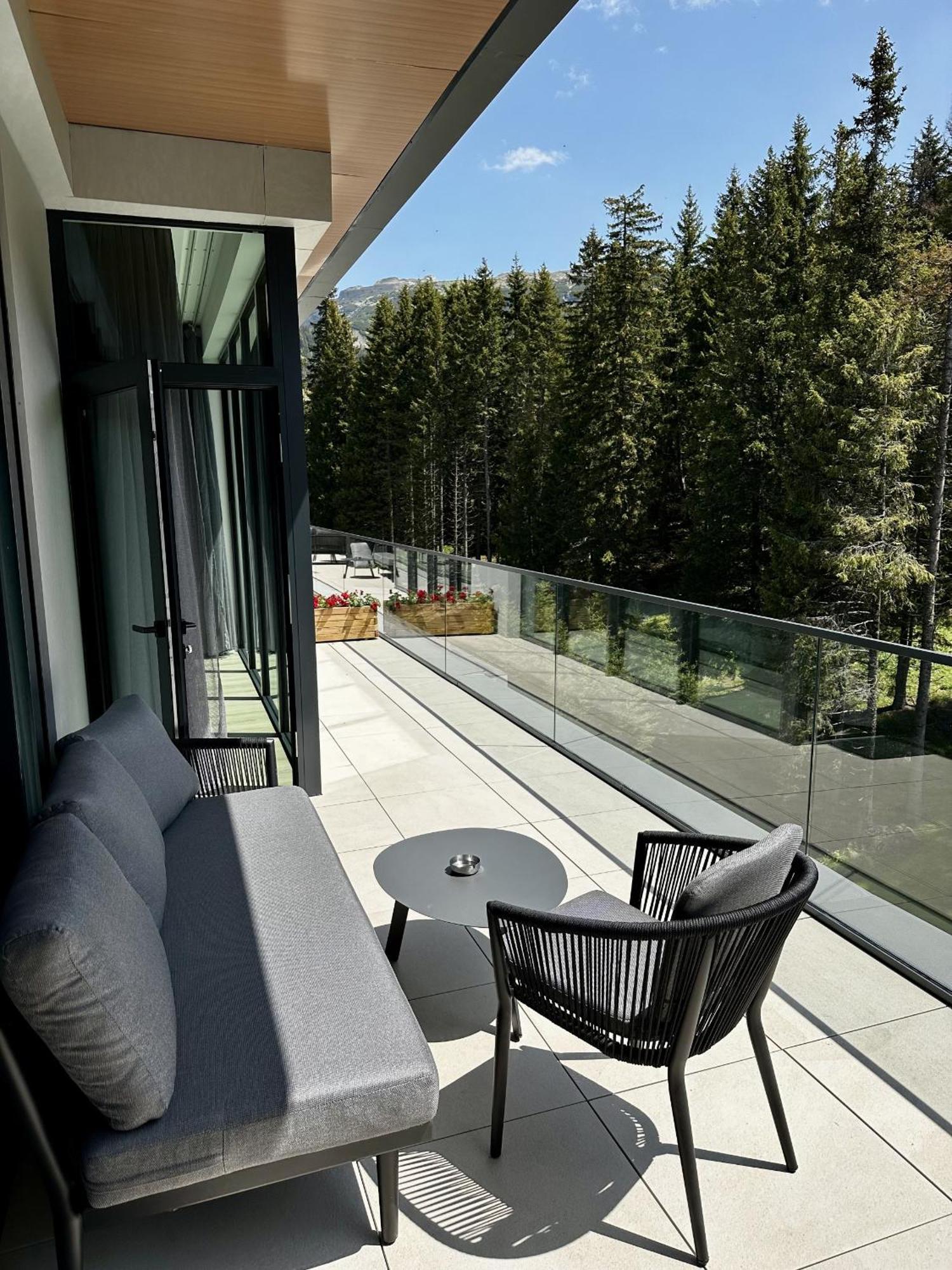 Hotel Pestera Wellness & Spa Moroeni Esterno foto