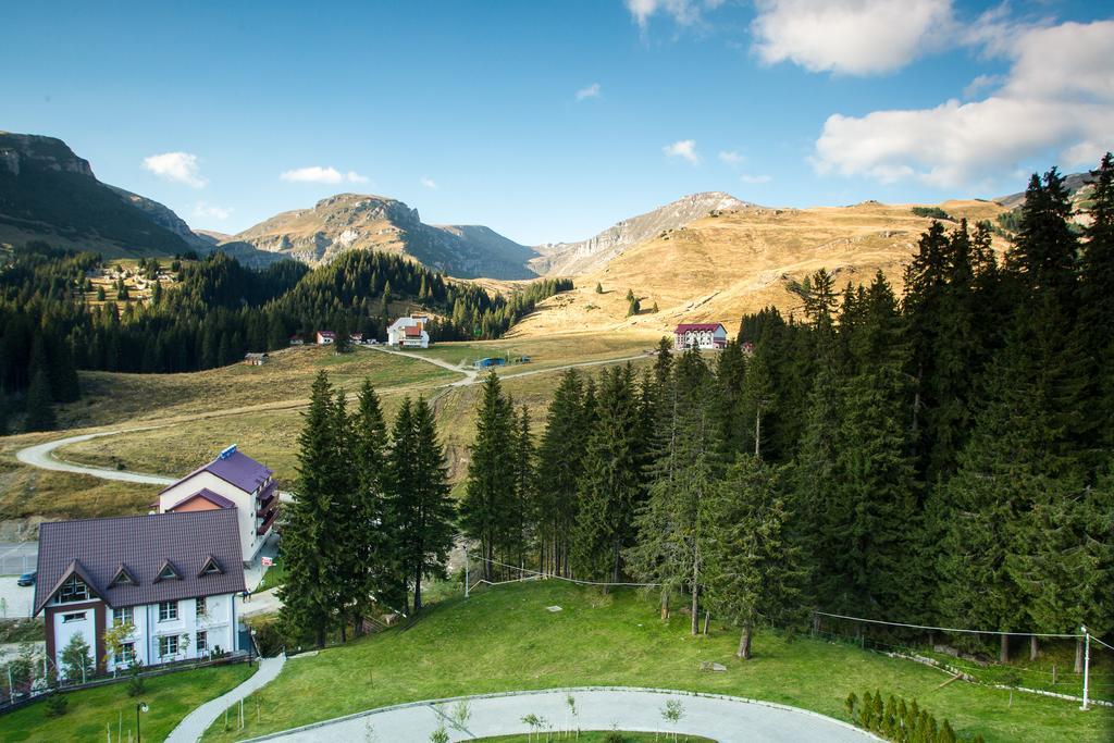 Hotel Pestera Patinoar&Spa Sinaia Esterno foto